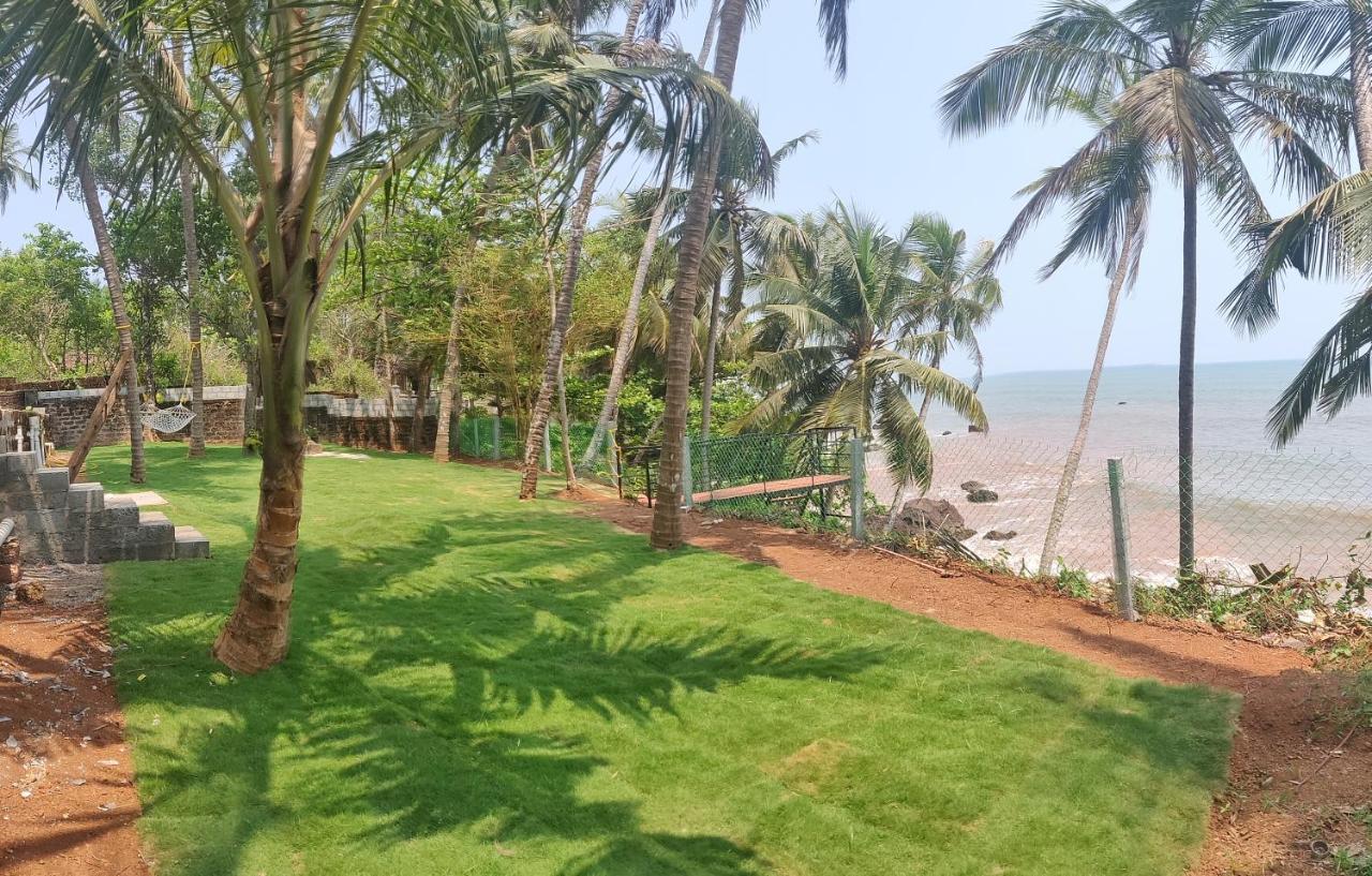 Perch By The Sea Bed & Breakfast Канур Екстериор снимка